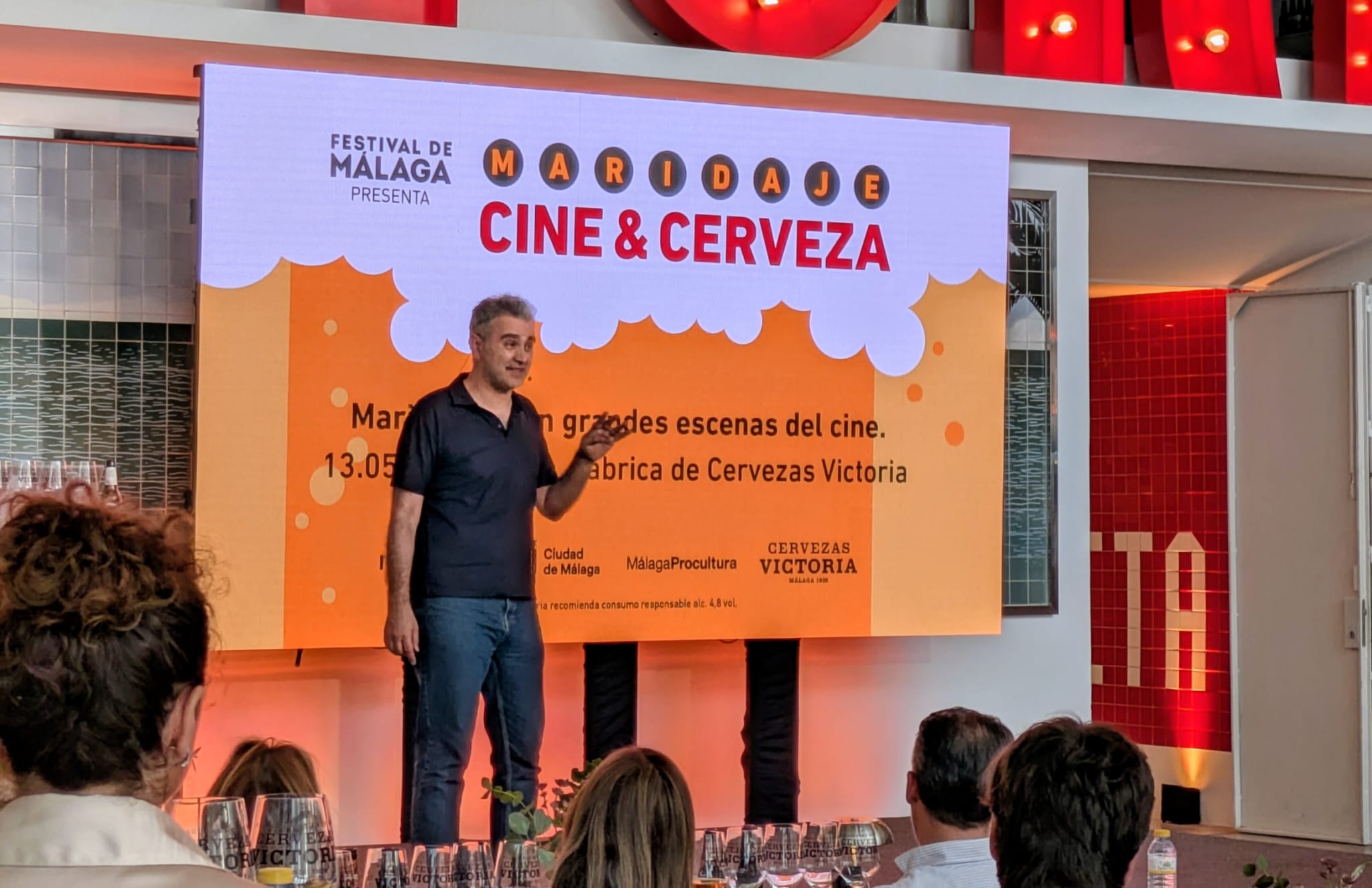 cata de cerveza maridada con cine en Málaga en la Fábrica Victoria